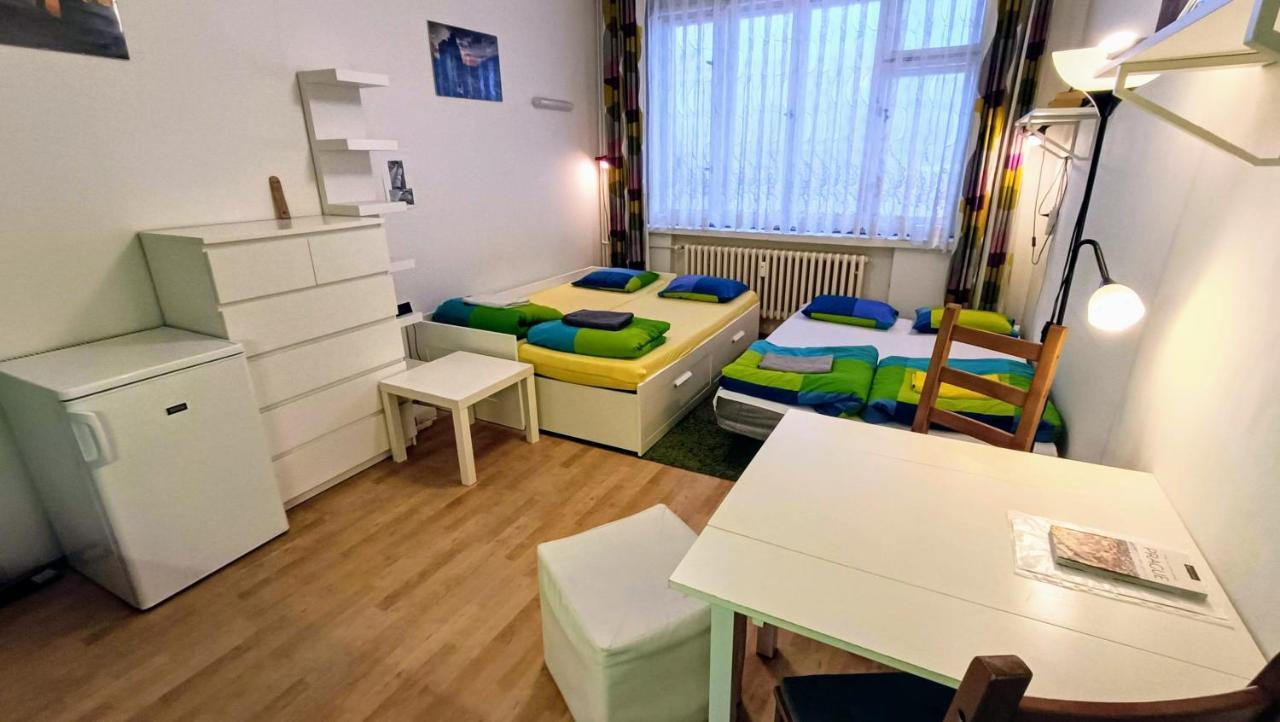 Nice Apartment By The Center Praha Bagian luar foto