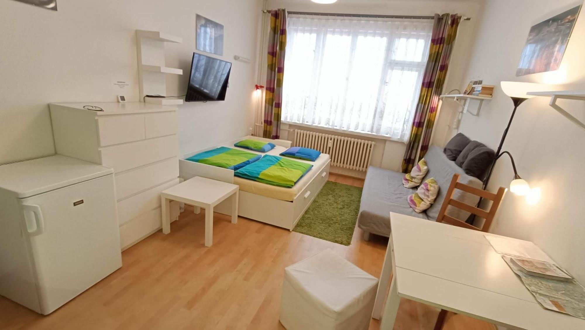 Nice Apartment By The Center Praha Bagian luar foto