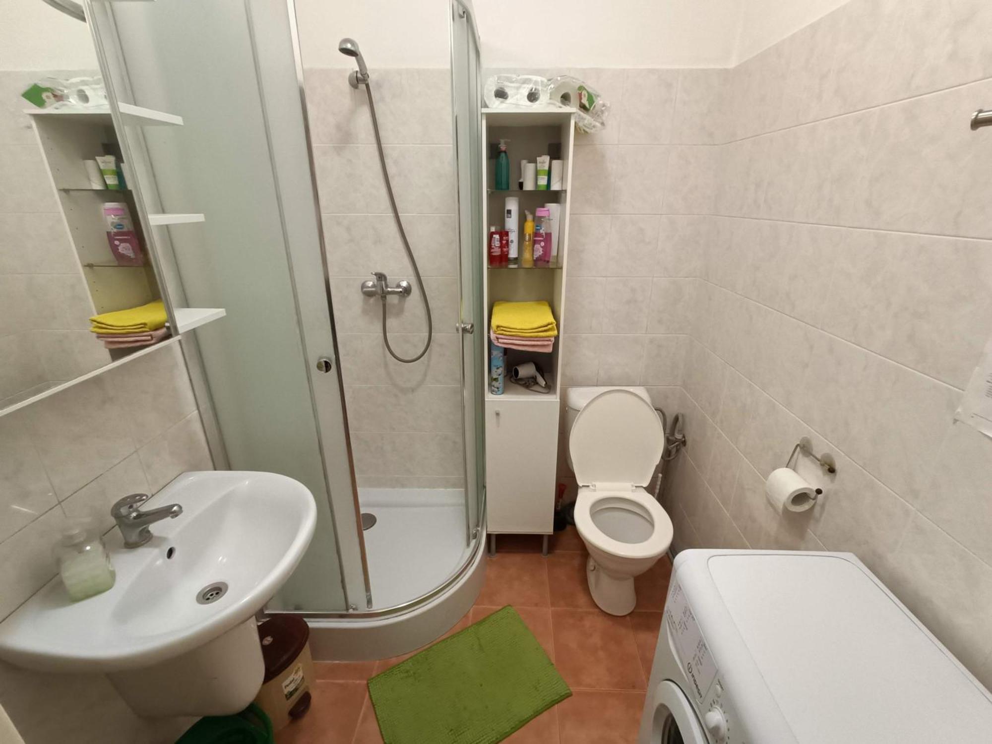 Nice Apartment By The Center Praha Bagian luar foto